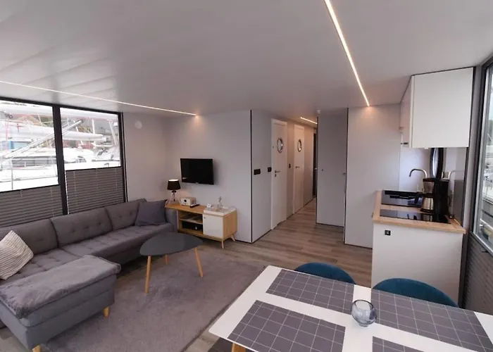 Hausboot Fjord Meeresbrise Mit Dachterrasse In Flensburg